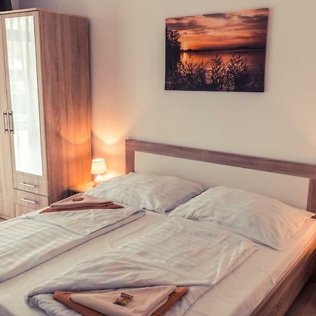 Sekli Panzio Apartment บาลาตอนแลลเล ภายนอก รูปภาพ