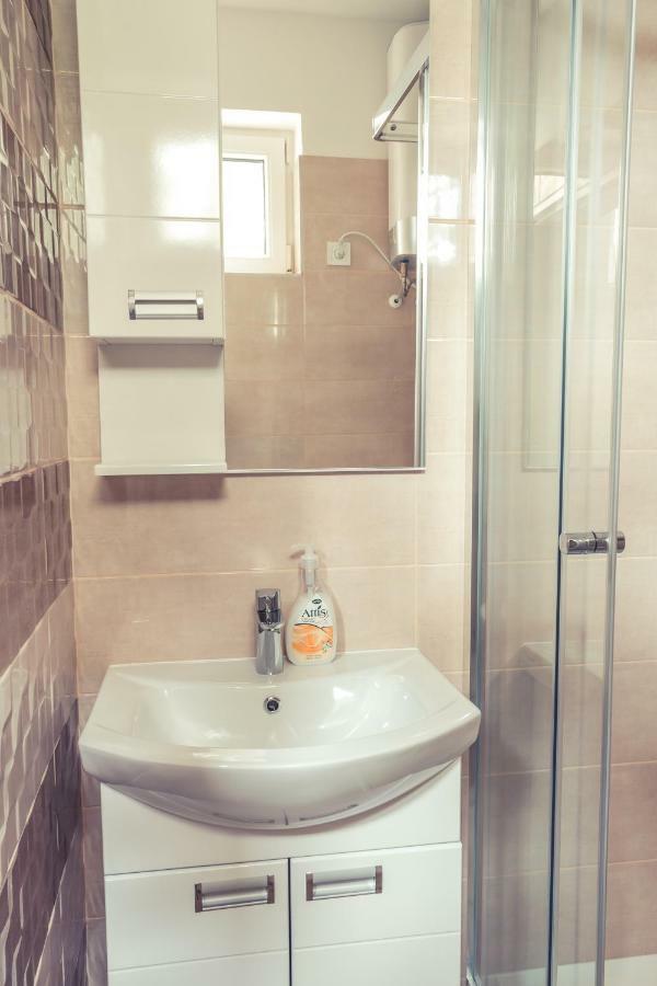 Sekli Panzio Apartment บาลาตอนแลลเล ภายนอก รูปภาพ
