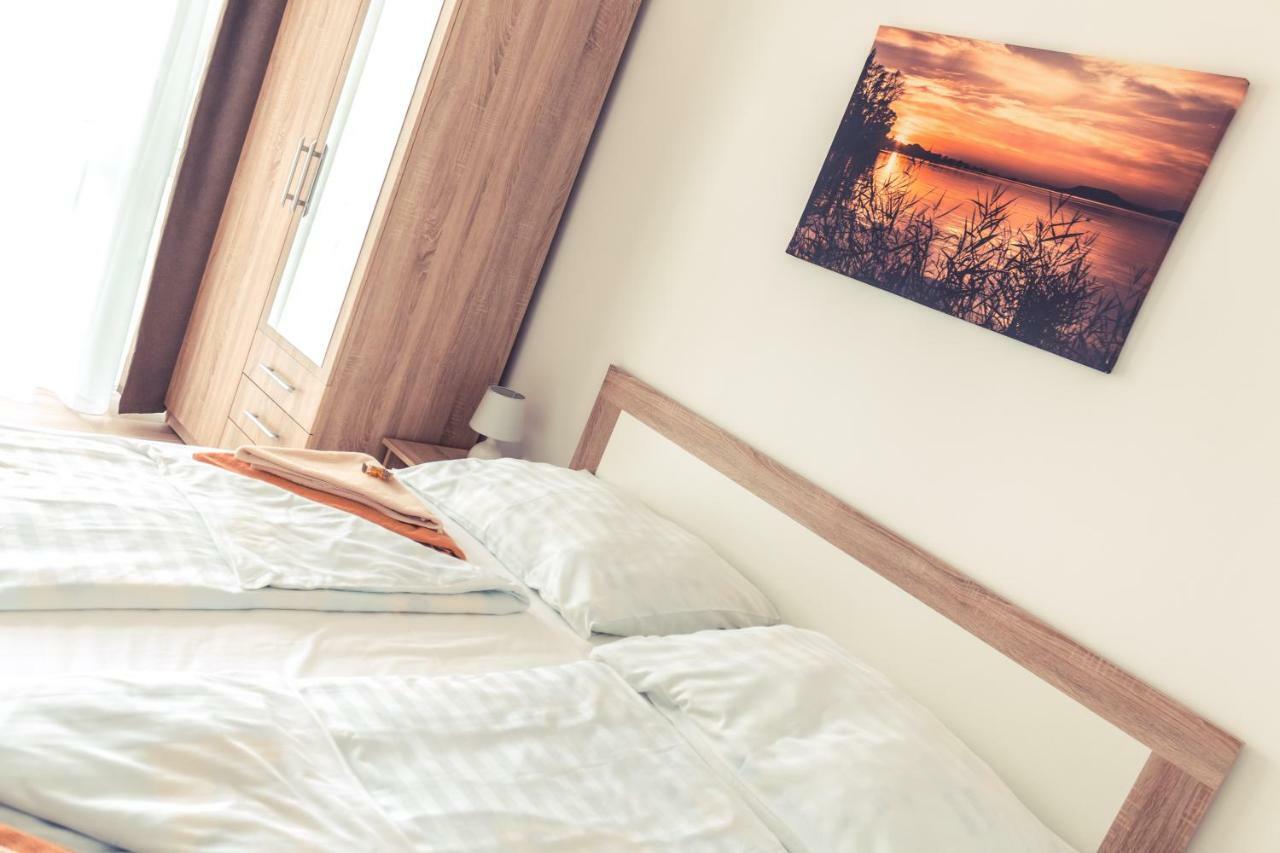 Sekli Panzio Apartment บาลาตอนแลลเล ภายนอก รูปภาพ